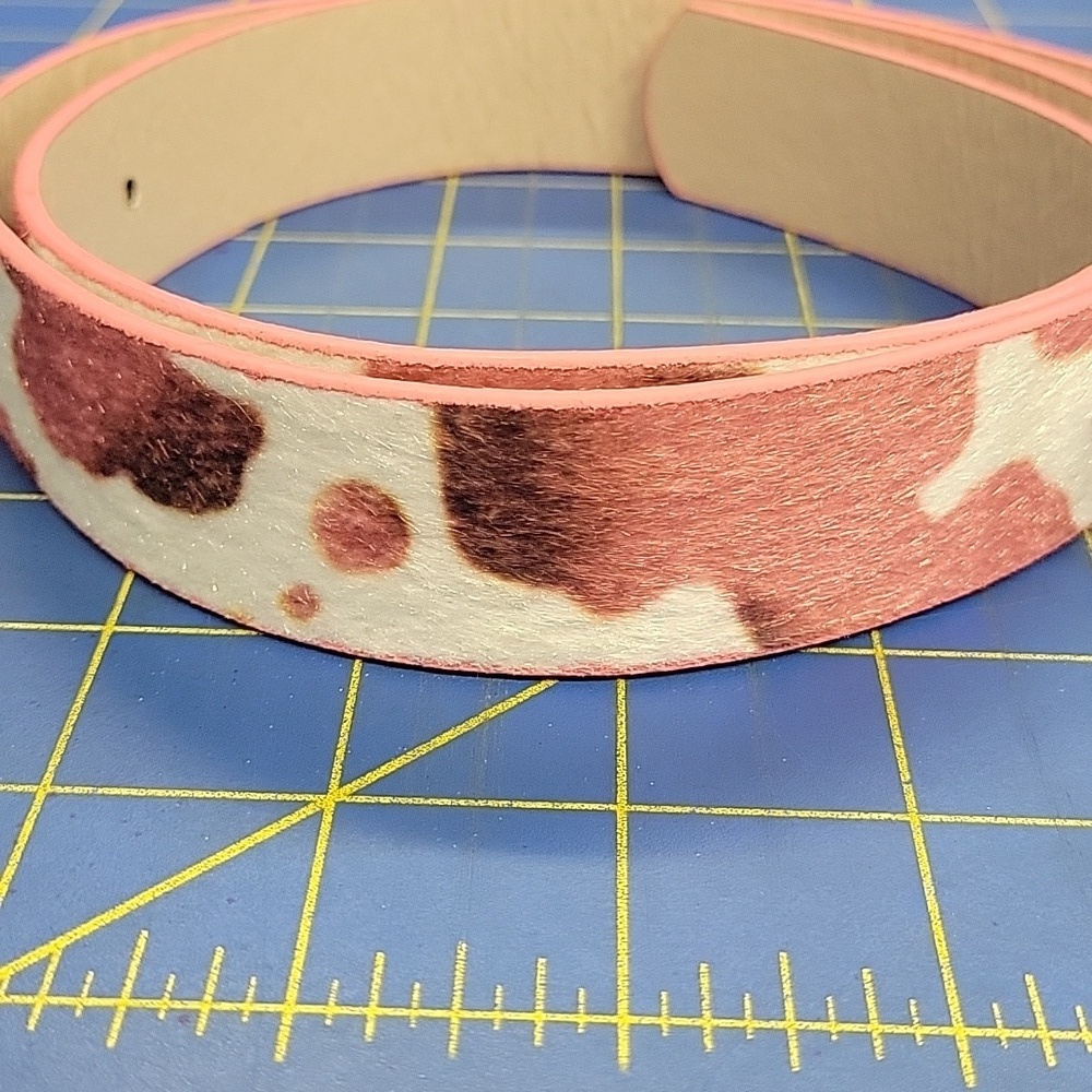 Animal Pink & White Fir Feel Pleather 39" Belt - Picture 2 of 2
